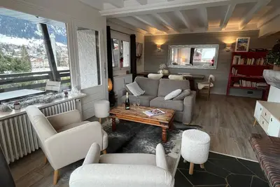Image de Cocon alpin rénové style chalet avec balcon, vue montagne, proche du village
