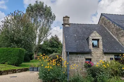 Image de Delightful 1-bedroom cottage in tranquil Sainte Price Melrand perfect getaway