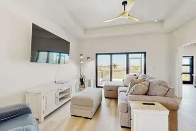 Image de Placida at Meadows & Villas; brand-new duplex, dogs Ok, golf courses nearby