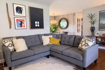 Image de Trendy 2 Bedroom Bungalow in Rockwood