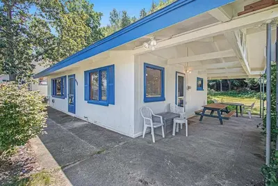 Image de Cheerful dog-friendly lakefront home w/ free WiFi, firepit, and full kitchen
