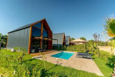 Image de Cozy 4-bedroom bungalow in serene Antalya with Ac