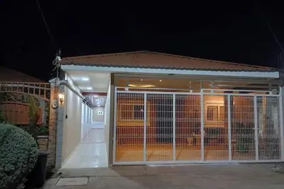 Image de Find Peace, Privacy & Comfort • 2br Apartment • 10 min Airport
