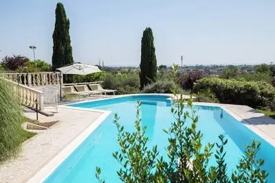 Image de Portion of Villa with Pool