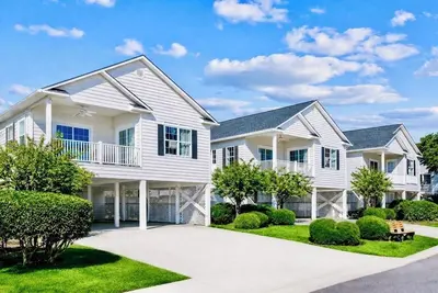 Image de Wyndham at The Cottages - 4br Suite - Sleeps 14 - Resort Pools, & Beach Access