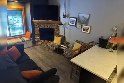 Image de Big White Townhouse Retreat | Ski‑In/Ski‑Out, Hot Tub, Pet‑Friendly