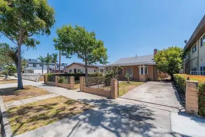 Image de Lovely 3-bedroom sofi house perfect for your stay