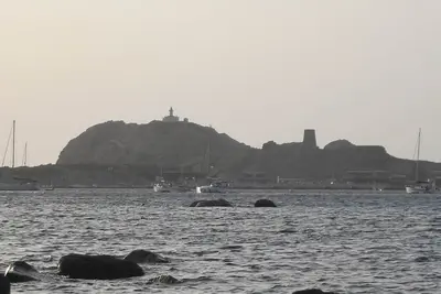 Image de Balagne. À 7mm à pied de la plage et du centre! Avec extérieur privé.