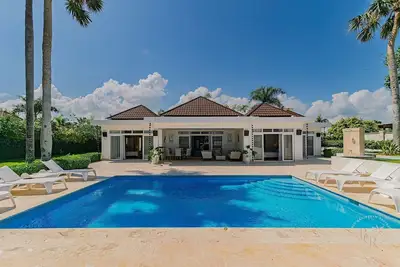 Image de Delightful 3-bedroom villa with Ac in Ocean Village