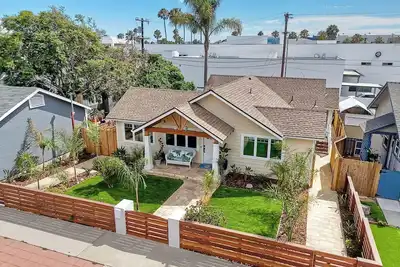 Image de Mid to Long Term Furnished 5 blocks 2Pier 5 star Renovated Cozy Luxury King Bed