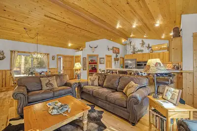 Image de Single Level• Hot tub• Portable Ac• Bikes• Comfort