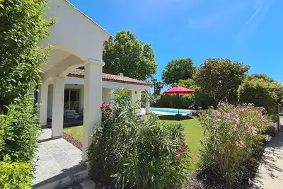 Image de Belle villa au calme, piscine, jacuzzi, beau jardin