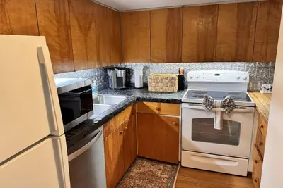 Image de 3br Townhouse Sleeps 8 with En-Suite Master, Pool, Deck and In-Unit Laundry