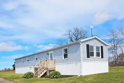 Image de Highway Haven is a welcoming stop for travelers and families exploring Pei.
