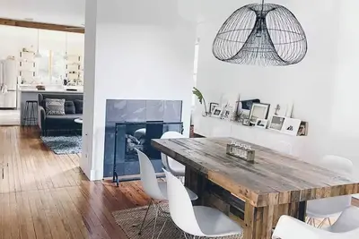 Image de Modern Victorian Retreat with Wraparound Porch Near Uva & Downtown