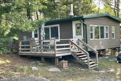 Image de Comfy Lakefront Cabin located 20 minutes North of Kenora Ontario