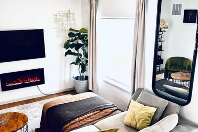 Image de 2-bedroom apartment in delightful Springdale with cool Ac and gym access
