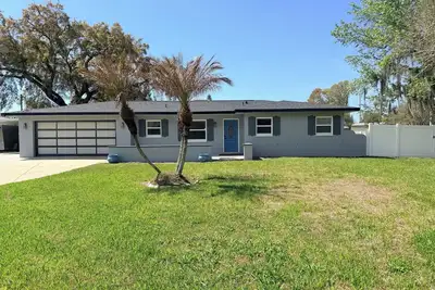 Image de Rénové récemment, 3 chambres en bord de l’eau, 2 salles de bain avec quai privé à Homosassa Springs