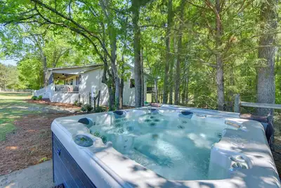 Image de Great for Groups! Private Gem w/ Hot Tub in Shiloh