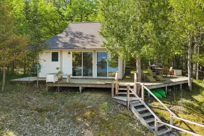 Image de Ivan Cottage: Studio, 1  Ba Cottage in Harbor Springs, Sleeps 2