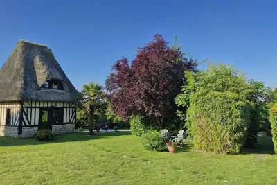 Image de Gîte La Petite Chaumière, proche de Honfleur 2 à 5 personnes avec piscine