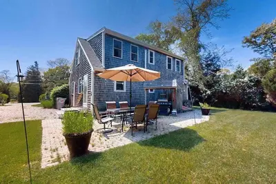 Image de Charming home by the cape with firepit, fast WiFi, & washer/dryer