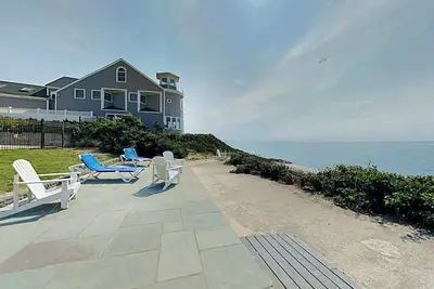 Image de Quaint condo near private beach access with fireplace - close to dining