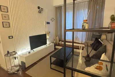 Image de Elegant Apartment with Private Garden - Near M4 Metro & Center