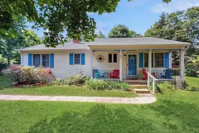 Image de Great Ranch Style Home In Edgartown W/ Gas Grill & Dog Friendly