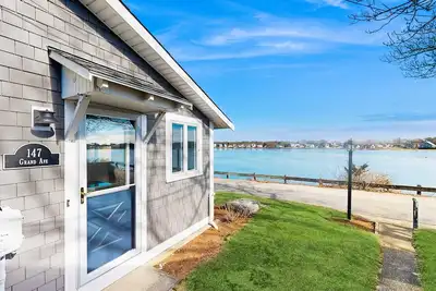 Image de Waterfront Home with Lake Views and Walk to Falmouth Heights Beach
