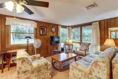 Image de Comfy Cabin with Deck, Firepit, & Bike Path Access - Walk to Nauset Light Beach