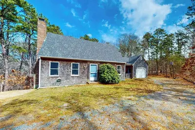 Image de Oakwood Trail Cottage | Eastham home on Cape Cod Rail Trail with great deck