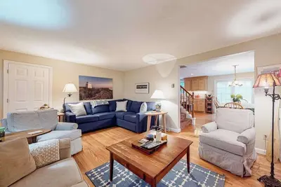 Image de Inviting home near town and the beach with fast WiFi and private W/D