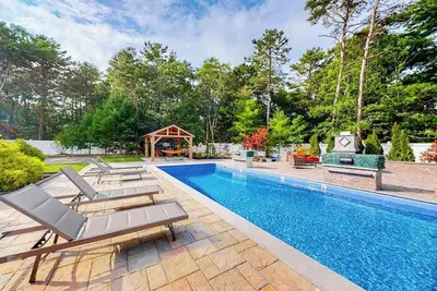Image de Modern home with dog-friendly yard, private pool/hot tub, pickleball & fast WiFi