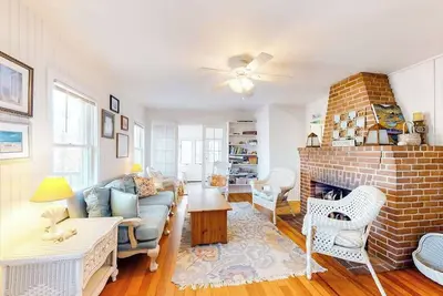 Image de Fantastic Family-Friendly Gem w/Spacious Deck, Fast WiFi, & Beach Access Nearby