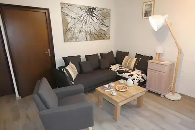 Image de Maison de vacances « L’oustal De Préchac 2 » avec vue montagne, terrasse privée et Wi-Fi