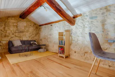 Image de Appartement « L’escarpin – Billard – Historique » avec Wi-Fi et climatisation