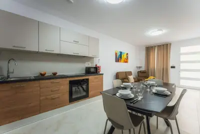 Image de St. Paul's Bay Apartment with Private Courtyard