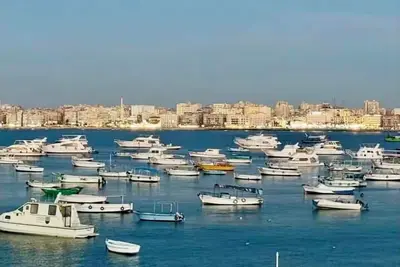 Image de Spacious 3-bedroom waterfront apartment in  Alexandria Governorate with Ac