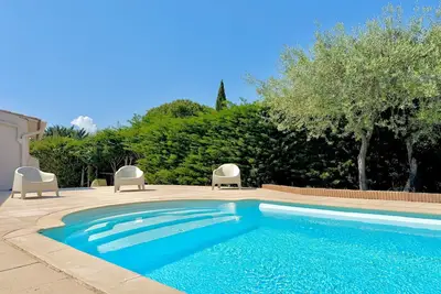 Image de L’Olivaie • Villa 8 pers piscine & jardin