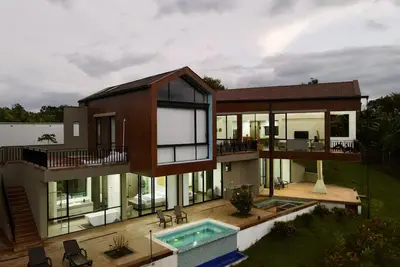 Image de Villa with infinity pool and 180° views Filandia