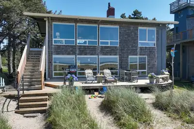 Anchors Away Beachfront *Pet Friendly
