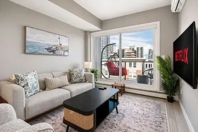 Image de 2 King Beds New Building Walk to Stampede 17th Av