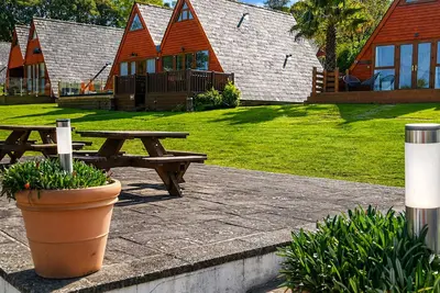 Image de Sea View Coastal Lodge | Pool, Tennis & Family Fun | Walk to Beach | Near Deal
