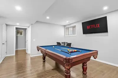 Image de 5br House » King Bed » Ac » Pool Table » Garage