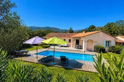 Image de Villa Luna, 8 pers, piscine, 10 mn plage en voiture
