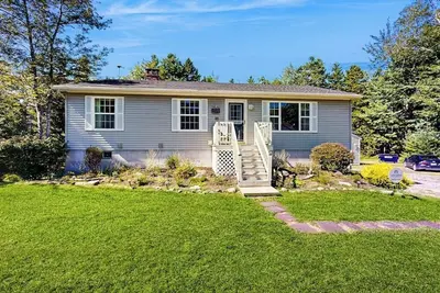 Image de Charming cottage near the beach with balcony, deck, grill, fireplace - dogs Ok
