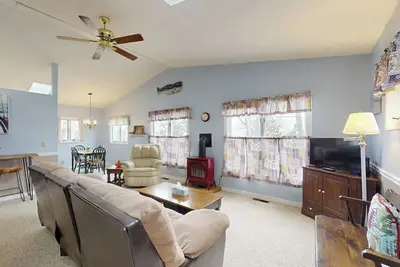 Image de Charming Cottage with Ocean Views, Wifi, and Washer and Dryer