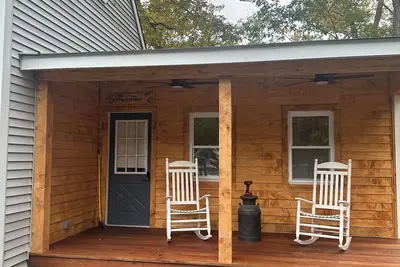 Image de Cozy 2-bedroom cottage in serene Dingmans Ferry with Ac