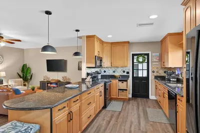 Image de Seminole Retreat | Beach Days, Bbq Nights & Tiki Hut